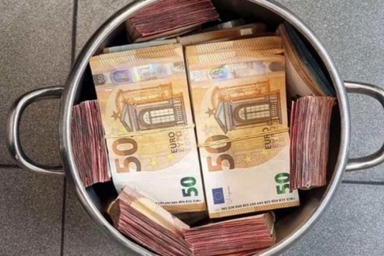 Tencerede bulunan 45 bin Euro sınırı ge&ccedil;emedi
