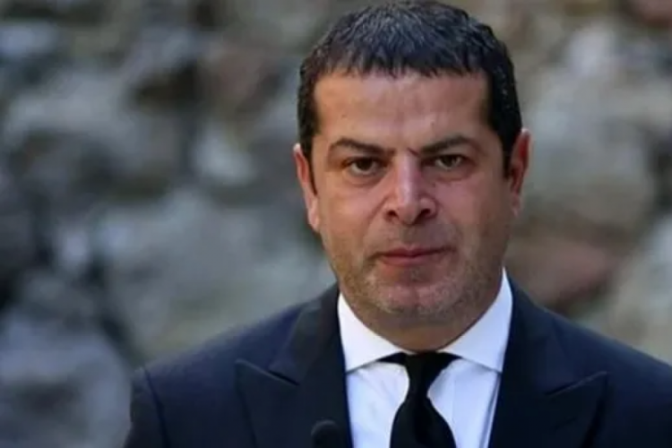 C&uuml;neyt &Ouml;zdemir ile Erk Acarer X'de kapıştı