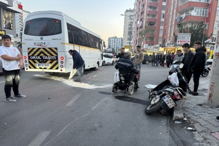 Adana'da tırın altında kalan motosikletli hayatını kaybetti