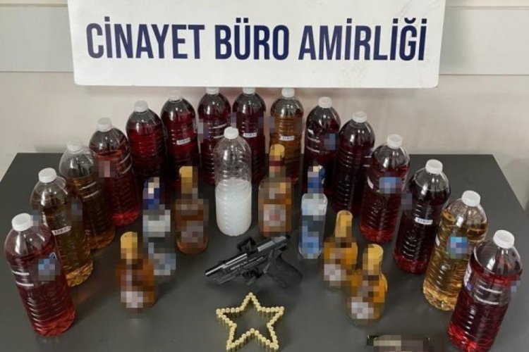 K&uuml;tahya'da ka&ccedil;ak alkol ve silah ele ge&ccedil;irildi