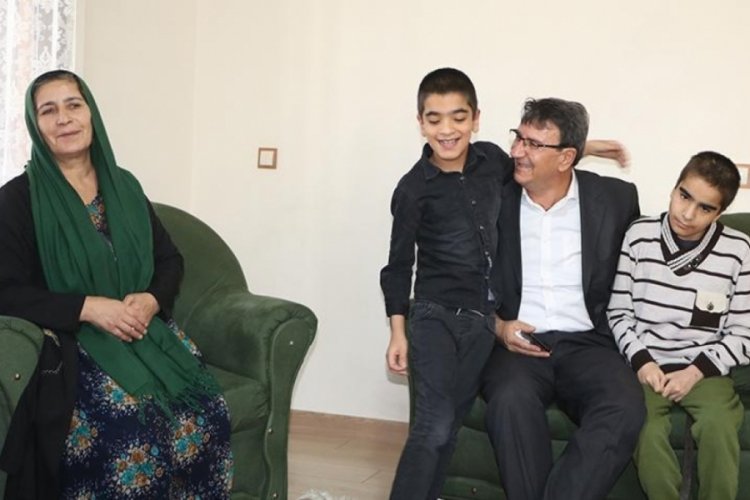 Engelli 2 kardeş anne ve babalarını kaybetti! Tam 7 yıldır amcaları bakıyor