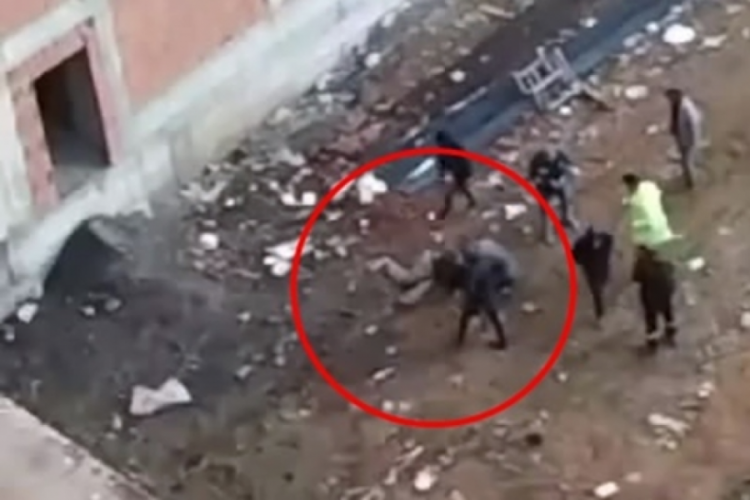 Siirt'te inşaatın 5'inci katından d&uuml;şen iş&ccedil;i ağır yaralandı