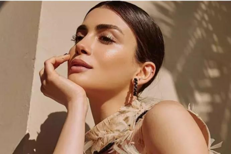 &Ouml;zge Yağız kimdir? &Ouml;zge Yağız ka&ccedil; yaşında, nereli?
