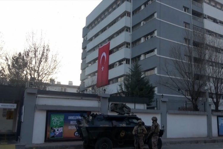 Batman'da izinsiz g&ouml;steri d&uuml;zenleyen gruba m&uuml;dahale