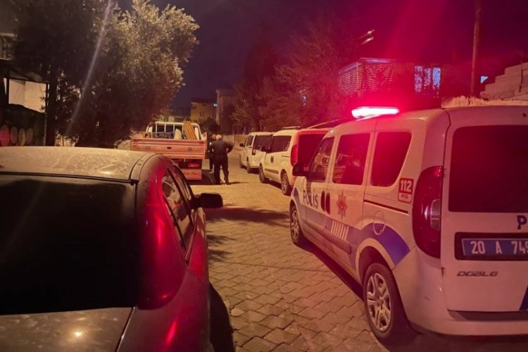 Denizli'de 8 yaşındaki &ccedil;ocuk annesini vurdu!