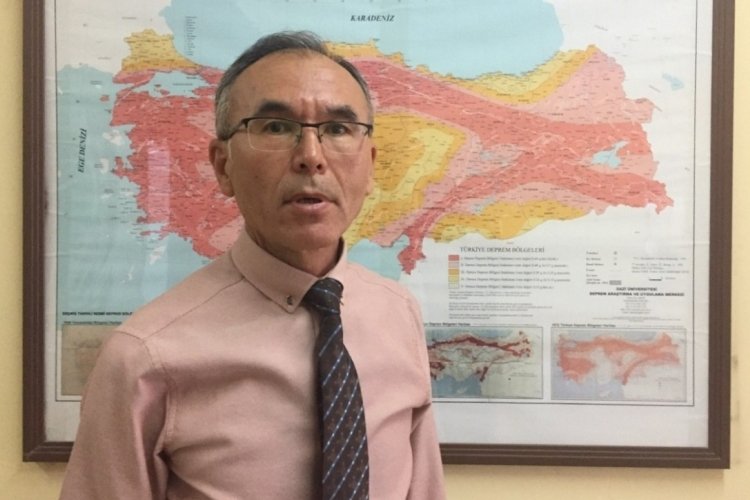 Afet y&ouml;netimi uzmanı Do&ccedil;. Dr. &Ouml;zmen, Marmara Denizi'ndeki depremi değerlendirdi