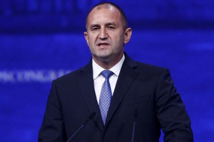 Bulgaristan Cumhurbaşkanı Radev, Ukrayna'ya zırhlı nakil aracı bağış anlaşmasını veto etti