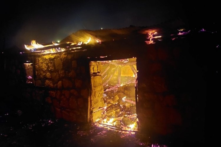 Tunceli'de malzeme deposunda &ccedil;ıkan yangın s&ouml;nd&uuml;r&uuml;ld&uuml;