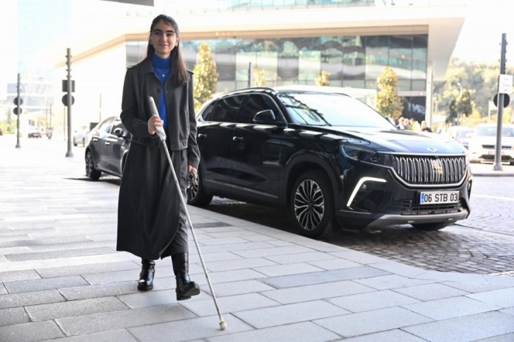 TOGG ara&ccedil;larına 'g&ouml;z' olacak! G&ouml;rme engelli Z&uuml;lal geliştirdiği projeyi anlattı