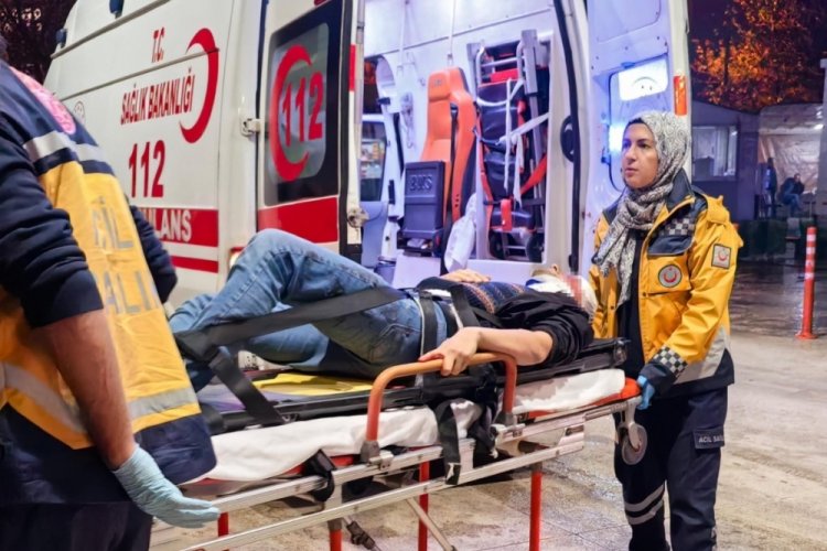 Bursa'da sanayide kafasına demir par&ccedil;aları d&uuml;şt&uuml;