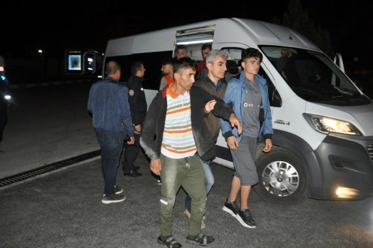 Karaman'da kumar oynarken su&ccedil;&uuml;st&uuml; yakalanan 11 Afgan sınır dışı edildi