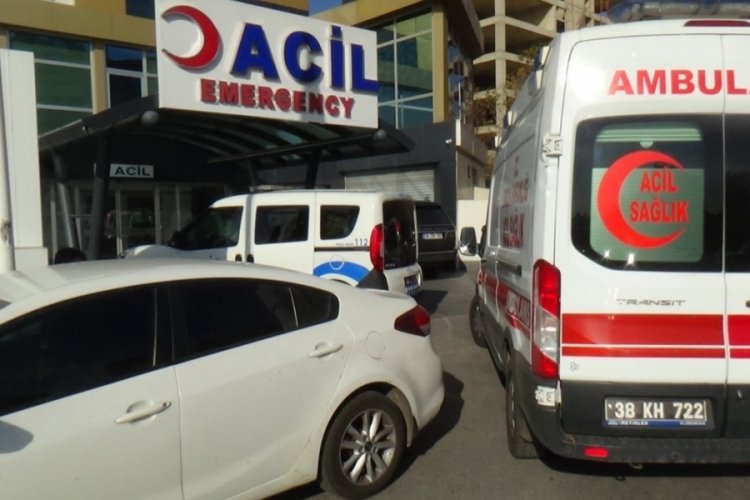 Doktorla tartıştı, ortalığı ayağa kaldırdı!