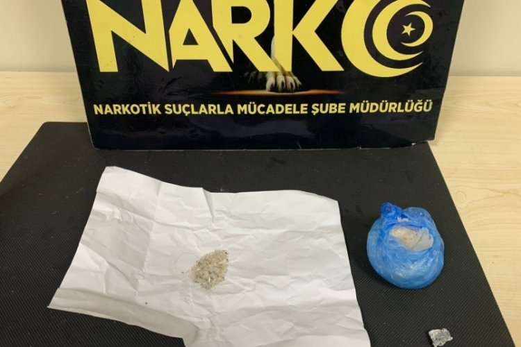 D&uuml;zce'de uyuşturucu ticareti yapan 2 kişi tutuklandı