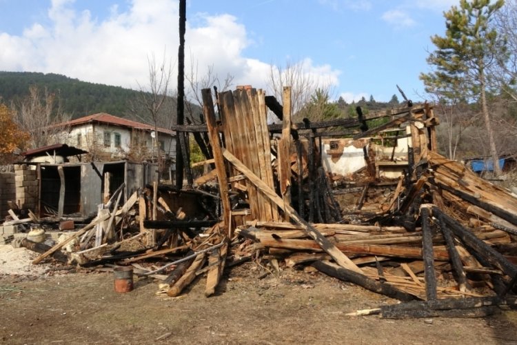 Canlı yayında evini yakmıştı, k&ouml;yl&uuml;ler yaşanan olayı anlattı