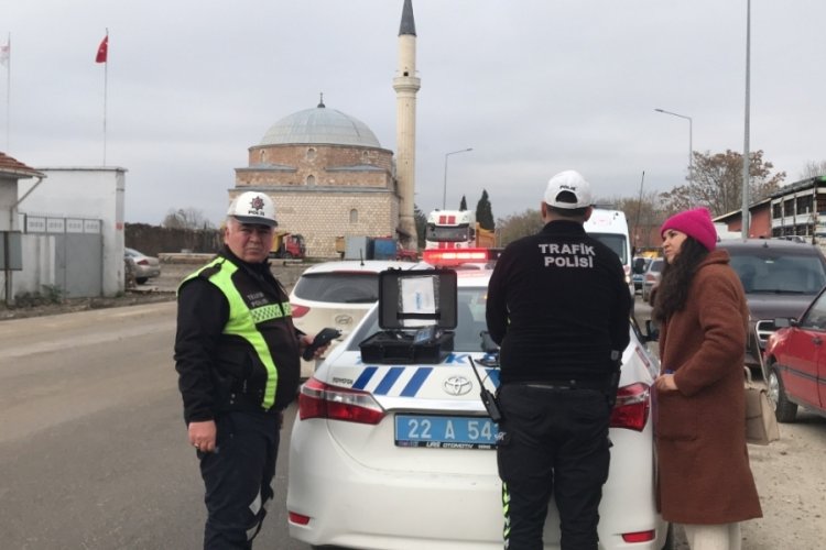 Edirne'de iki otomobilin &ccedil;arpışması sonucu bir kişi yaralandı