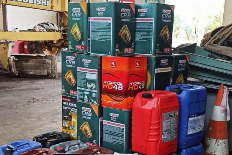 Burdur'da 820 litre ka&ccedil;ak yağ ele ge&ccedil;irildi