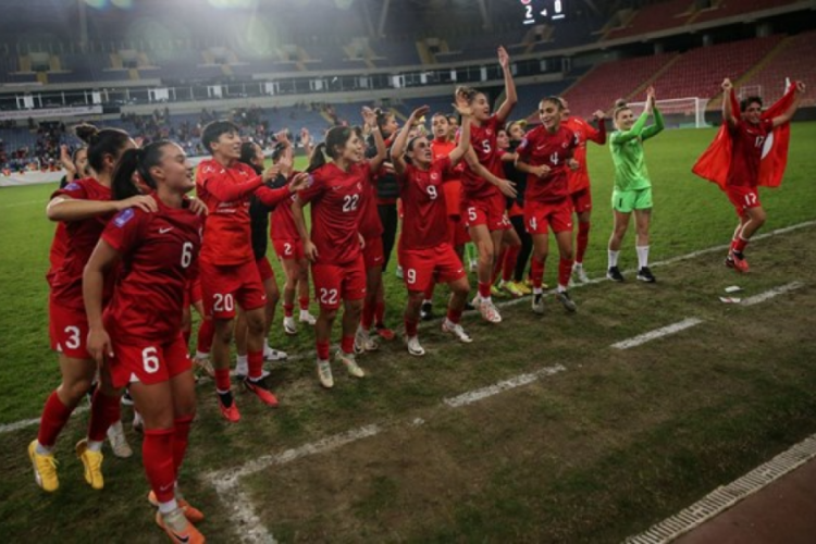 A Milli Kadın Futbol Takımı 6'da 6 yaptı!