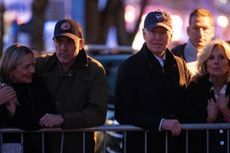 Biden ailesine yolsuzluk su&ccedil;laması!