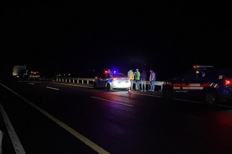 Şanlıurfa'da TIR ile otomobil &ccedil;arpıştı: 9 kişi yaralandı