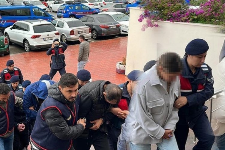 Muğla'da 81 ka&ccedil;ak g&ouml;&ccedil;men ile 10 organizat&ouml;r yakalandı!