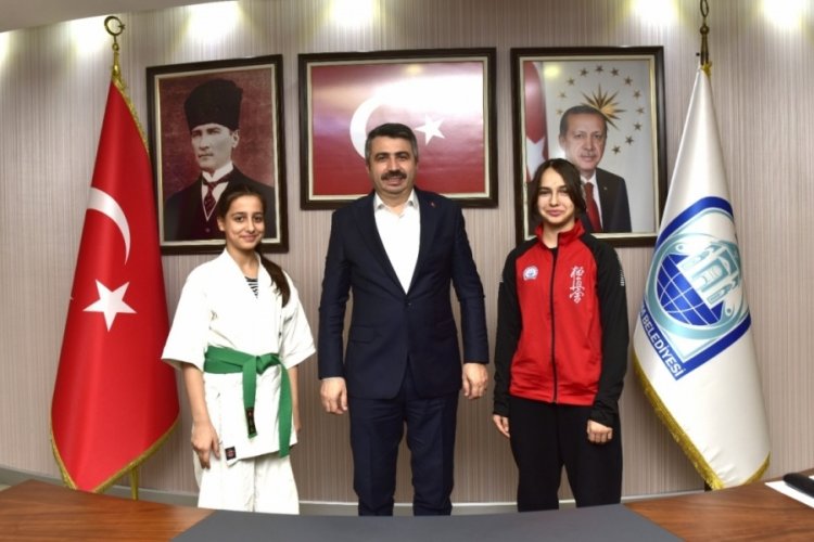 Bursa'da Başkan Yılmaz şampiyonları ağırladı!