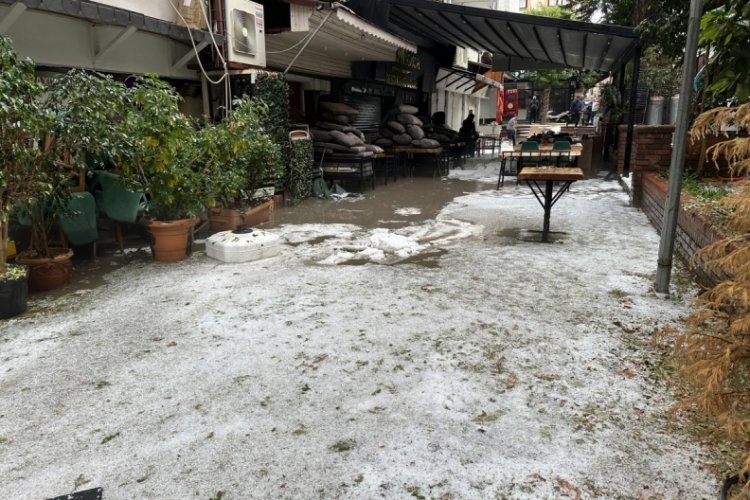 Antalya'da sağanak, yaşamı olumsuz etkiledi