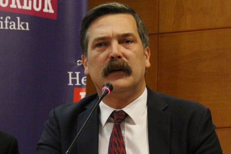 Erkan Baş basın toplantısında konuşuyor