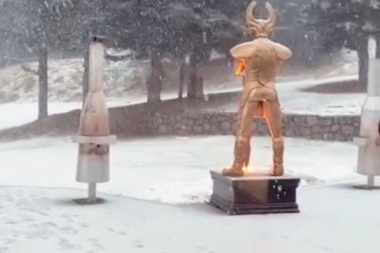 Uludağ'da kar yağışı başladı!