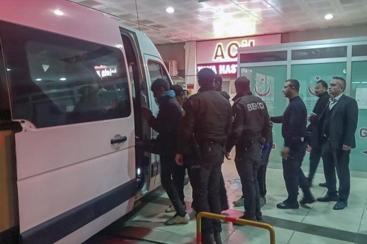Amasya'da 2 d&uuml;zensiz g&ouml;&ccedil;men yakalandı