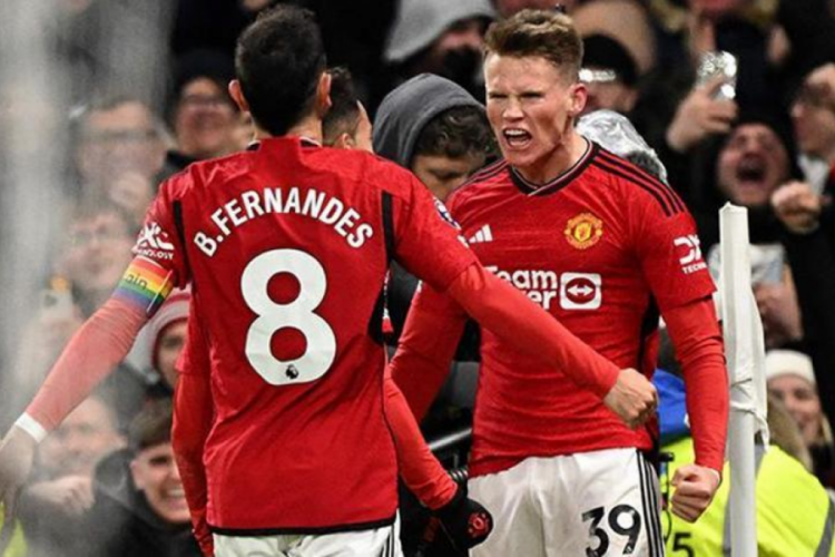 Manchester United, Chelsea'yi mağlup etti