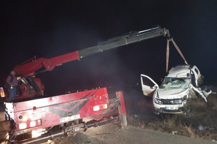 Burdur'da otomobiller kafa kafaya &ccedil;arpıştı!