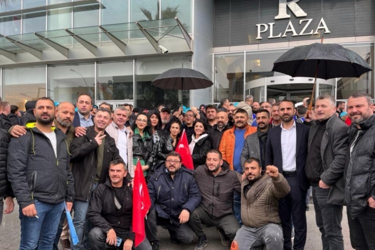 T&uuml;rk Metal Sendikası Bursa şubelerinden, MESS Bursa &ouml;n&uuml;nde eylem!