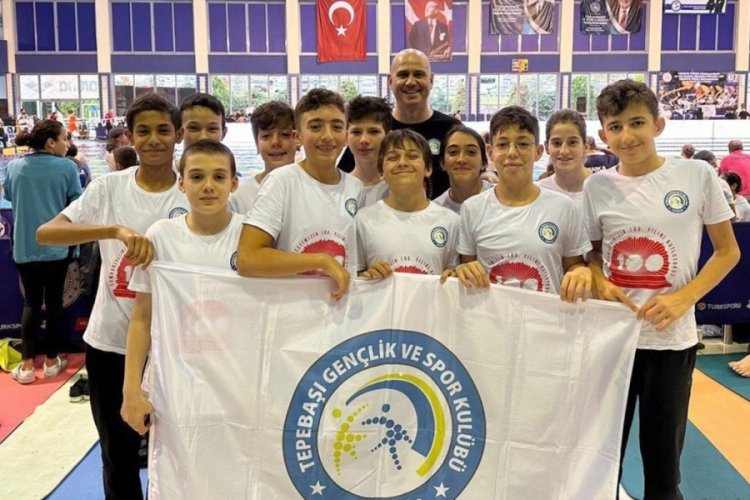 Tepebaşı'nın y&uuml;z&uuml;c&uuml;leri başarı ile d&ouml;nd&uuml;