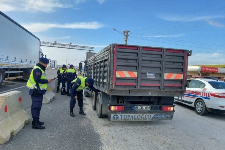 Edirne jandarmasından kış lastiği denetimi