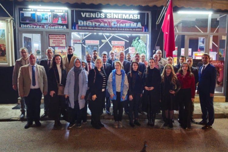 Gemlik'te şehit &ouml;ğretmen Şenay Ayb&uuml;ke Yal&ccedil;ın'ın hayatı beyaz perdeye yansıtıldı
