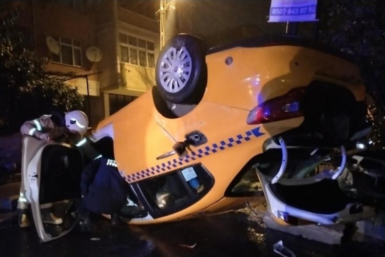 İstanbul'da taksi takla attı: 1 yaralı
