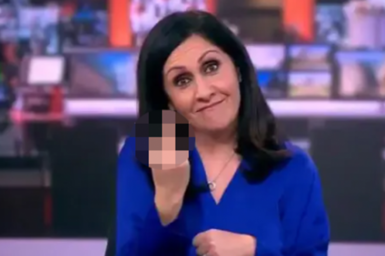 BBC spikerinin canlı yayında yaptığı hareket şoke etti!
