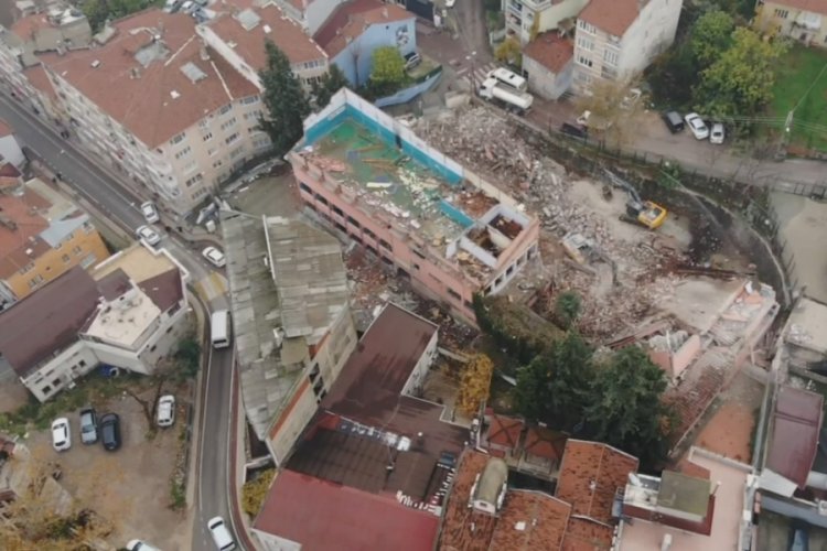 Bursa'daki tarihi okul yıkılıyor!