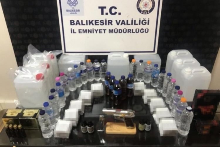 Balıkesir'de sahte i&ccedil;ki operasyonu!