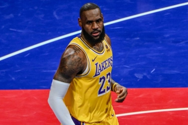 NBA sezon i&ccedil;i turnuvasında Los Angeles Lakers ve Indiana Pacers finalde