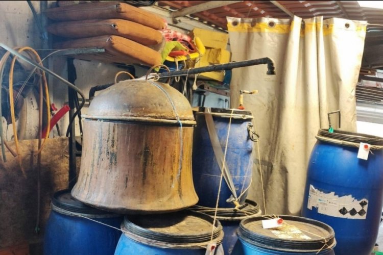 Yalova'da ka&ccedil;ak alkol operasyonu