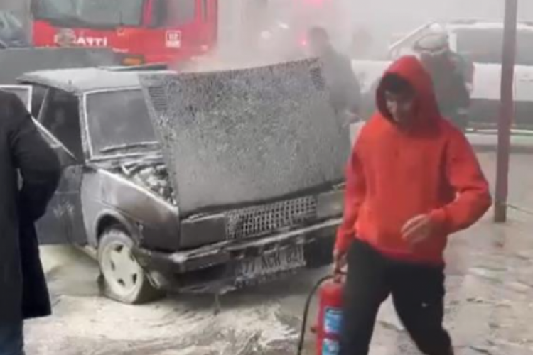 Yalova'da otomobil yangını