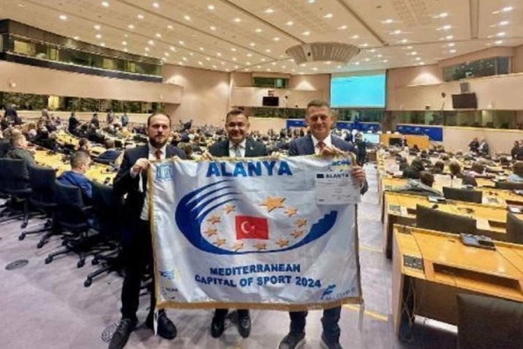 Alanya'ya 2024 Akdeniz Spor Başkenti &Ouml;d&uuml;l&uuml;