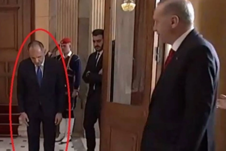 Yunan Bakanın Erdoğan'ı eğilerek selamlaması g&uuml;ndem oldu
