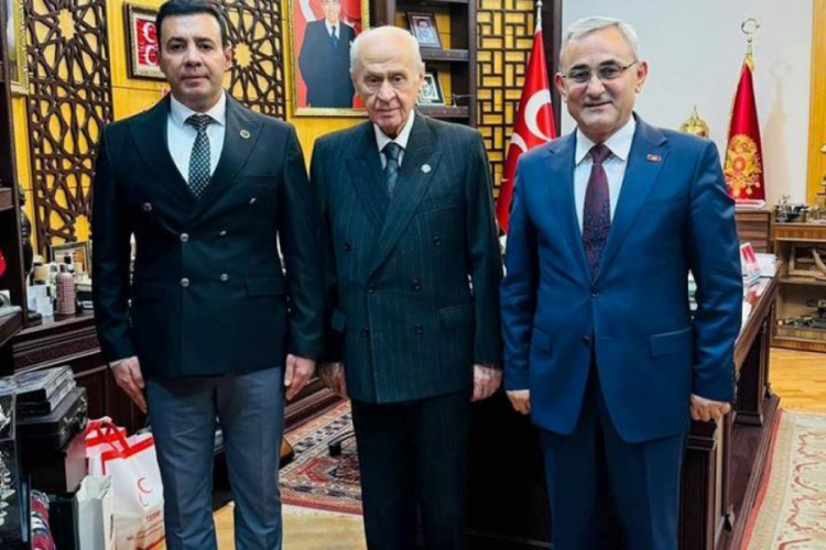 K&uuml;tahya Belediye Başkanı Alim Işık yeniden aday oldu
