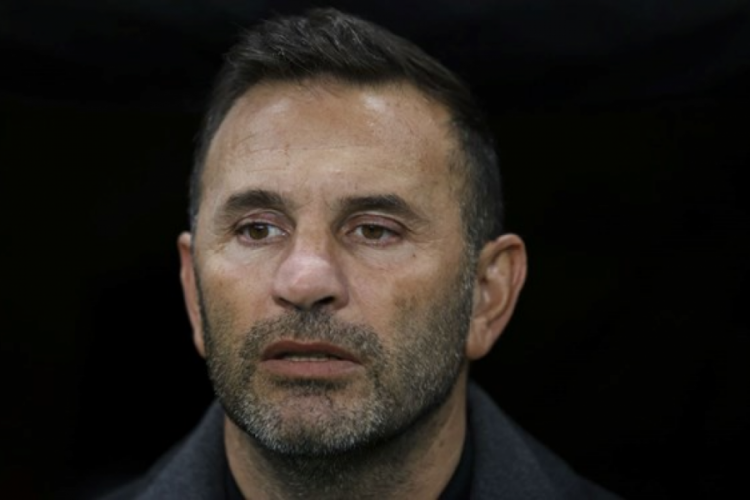 Galatasaray Teknik Direkt&ouml;r&uuml; Buruk: T&uuml;rk futbolunda bek yetiştiremiyoruz