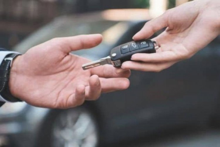 Piyasada 'en cazip fiyat' d&ouml;nemi: Yılbaşına sayılı g&uuml;n kala ara&ccedil; alacaklar dikkat!