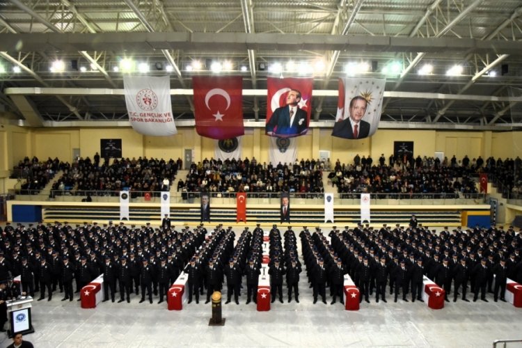 Bilecik POMEM'de eğitimlerini tamamlayan polis adayları yemin etti