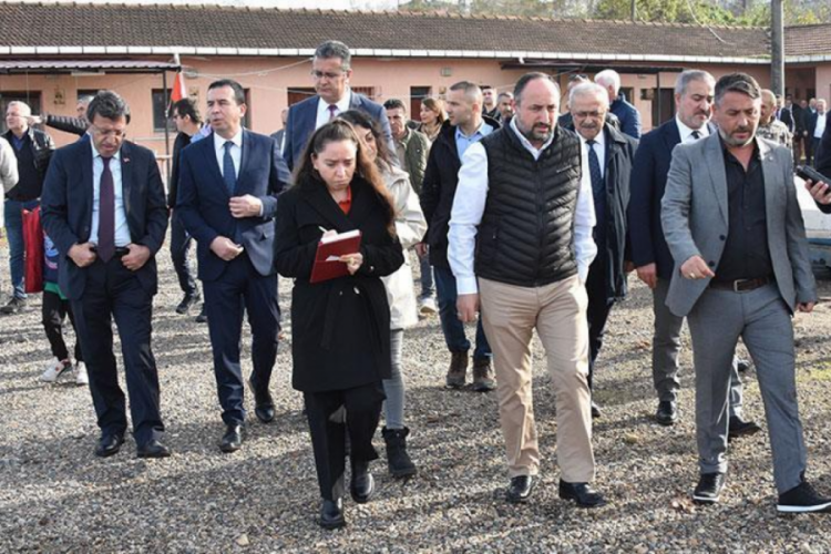 TBMM Su &Uuml;r&uuml;nleri Araştırma Komisyonu &uuml;yeleri balık&ccedil;ıları ziyaret etti