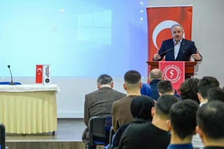 Mustafa Şentop, Hukuk&ccedil;ular Derneği Gen&ccedil;lik Komisyonu'nun s&ouml;yleşi programına katıldı